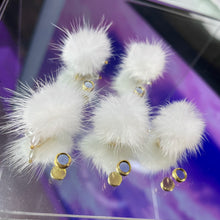 Load image into Gallery viewer, Magnetic Fluffy - Snow